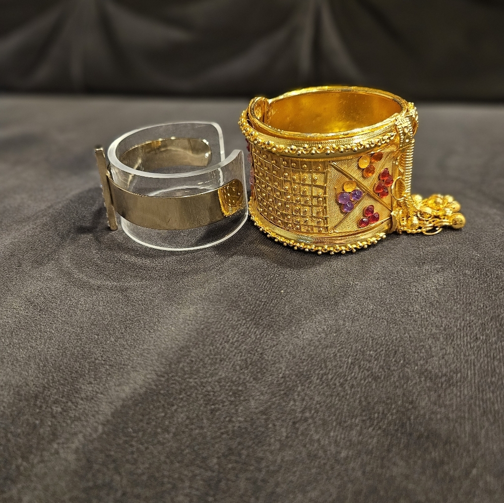 Costume Jewlery bracelet set - Picture 2 of 5